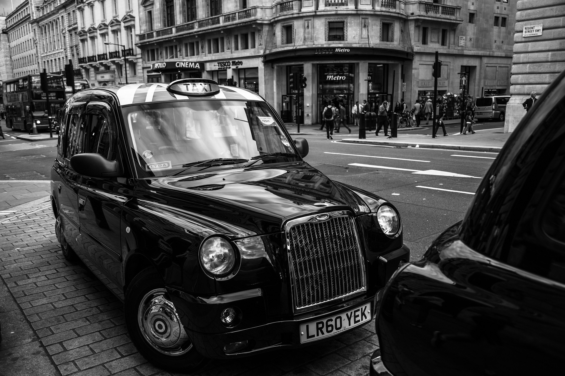 taxis-en-londres-emblem-ticos-modernos-xploracion